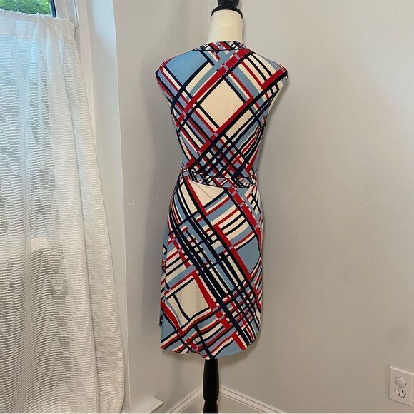 BCBGMaxazria A-line Red blue and ivory knee length v-neck sleeveless Dress - Picture 3 of 9